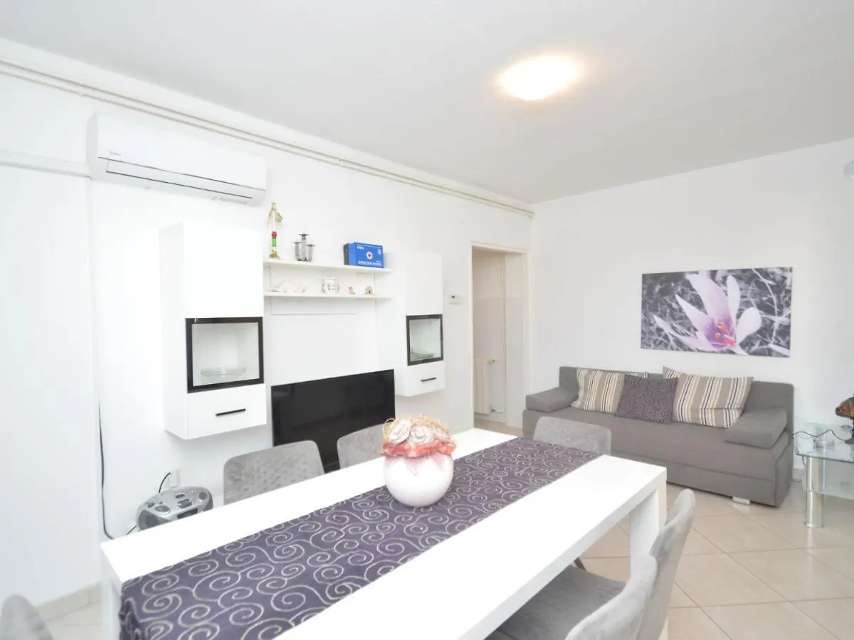Apartment Bozac - Pul480 By Interhome Pula 0*,